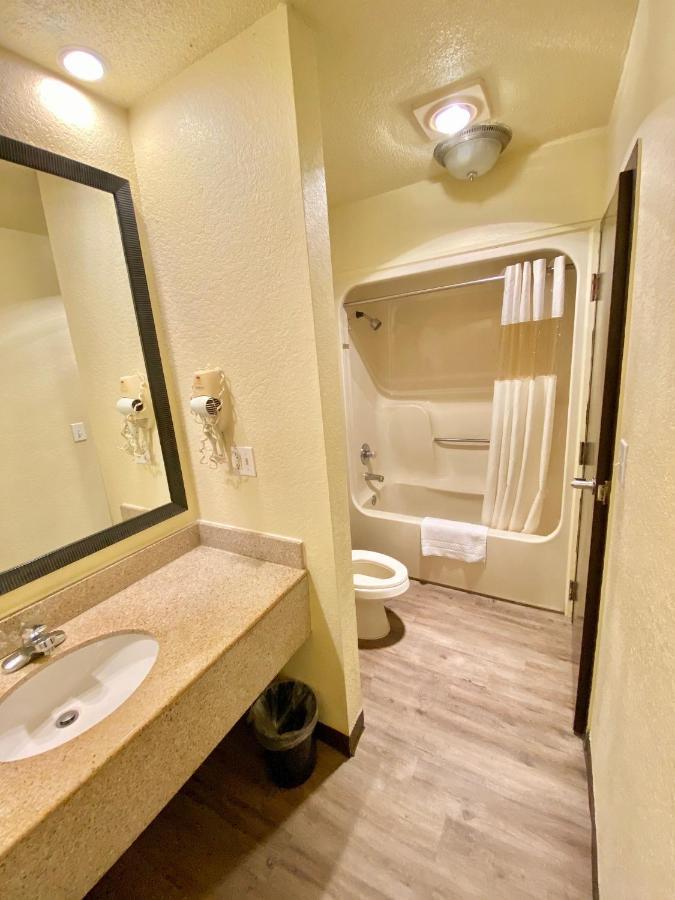 Travelers Inn Elizabeth City Buitenkant foto