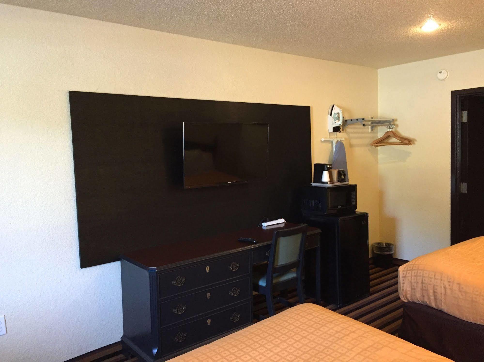 Travelers Inn Elizabeth City Buitenkant foto